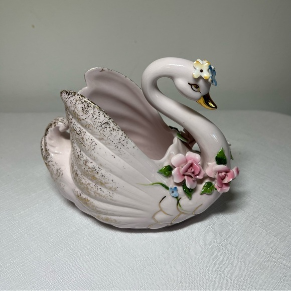 VINTAGE Swan Ceramic Figurine with Floral Accents. Made in JAPAN. Trinkets. - Picture 5 of 7